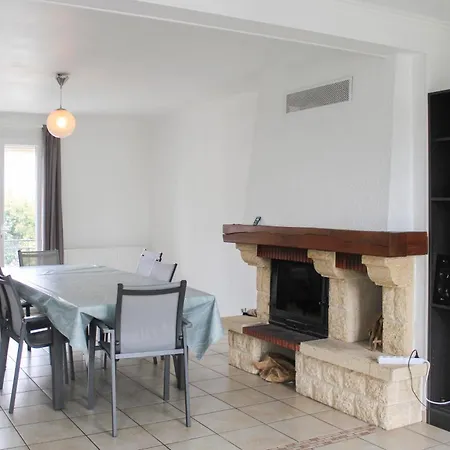 Cozy And Spacious House In Saint-denis * Saint-Denis (Seine-Saint-Denis)